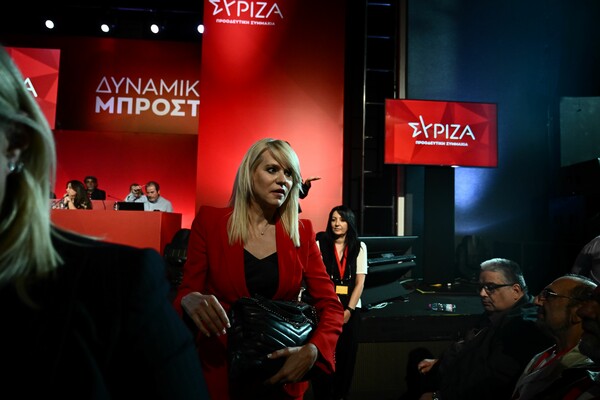 Η Θεοδώρα Τζάκρη ανακοίνωσε ότι θα αποχωρήσει έως το Σάββατο από τον ΣΥΡΙΖΑ