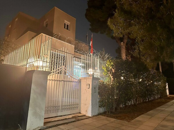 Άγνωστοι μπήκαν στην πρεσβεία της Συρίας στην Αθήνα - Τρεις προσαγωγές