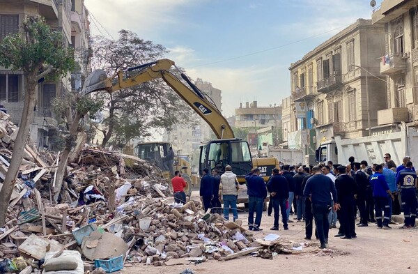Αίγυπτος: Κατάρρευσε πολυκατοικία στο κέντρο του Καΐρου - 8 Νεκροί