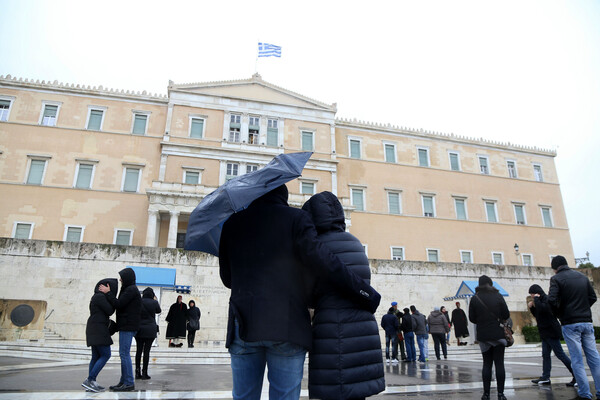 Αλλάζει απότομα ο καιρός από σήμερα - Πότε και σε ποιες περιοχές θα κάνει βουτιά η θερμοκρασία