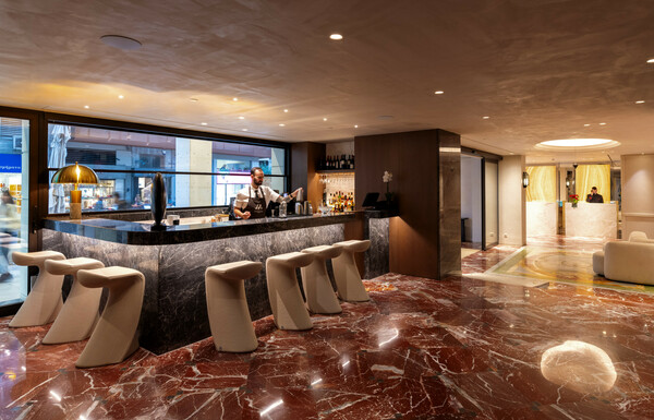 Astor Hotel: Ένα ταξίδι στην καρδιά της Αθήνας