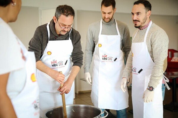 Η Shell και το The Love Van υποστηρίζουν τις τοπικές κοινωνίες