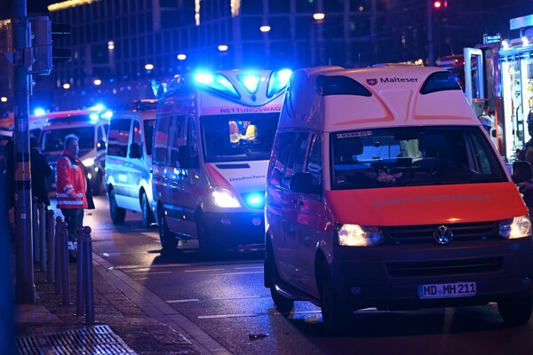 Επίθεση σε χριστουγεννιάτικη αγορά στη Γερμανία: 11 νεκροί και 60 τραυματίες, γράφει η Bild 