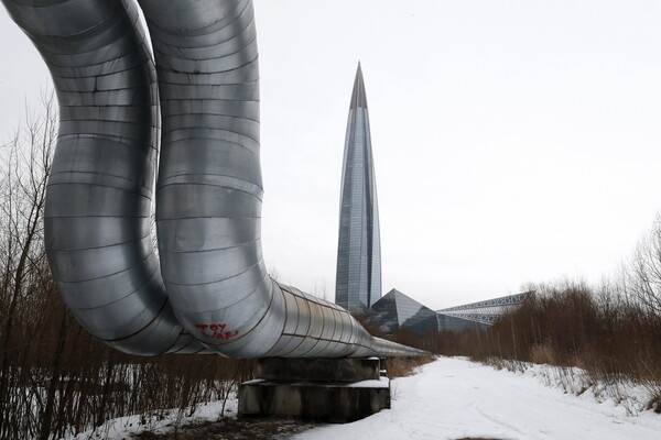 Η ρωσική Gazprom ανέστειλε τη ροή φυσικού αερίου στην Ευρώπη μέσω Ουκρανίας