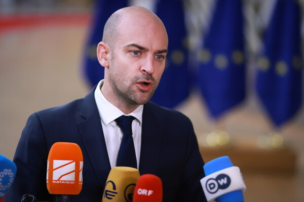 «Η ΕΕ θα υπερασπιστεί τα σύνορά της» απαντά η Γαλλία στις απειλές του Τραμπ για τη Γροιλανδία