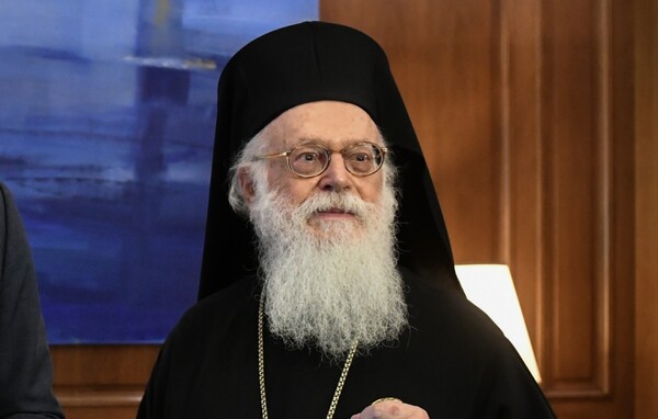 Αρχιεπίσκοπος Αλβανίας Αναστάσιος: Ολοκληρώθηκε το επείγον χειρουργείο του