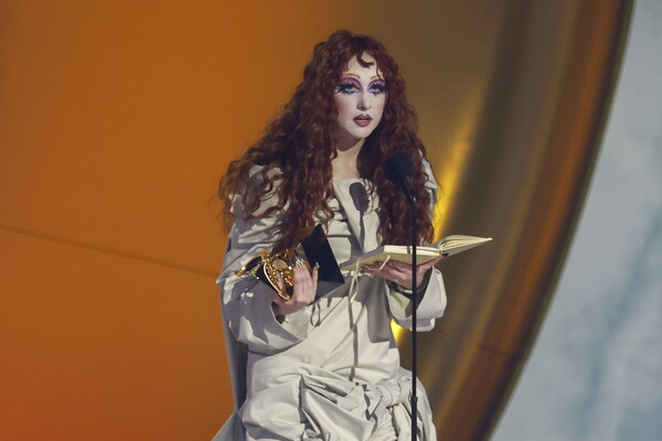 Grammy 2025: Η Chappell Roan κέρδισε το βραβείο «Καλύτερου Νέου Καλλιτέχνη» - Το ηχηρό μήνυμα στη μουσική βιομηχανία