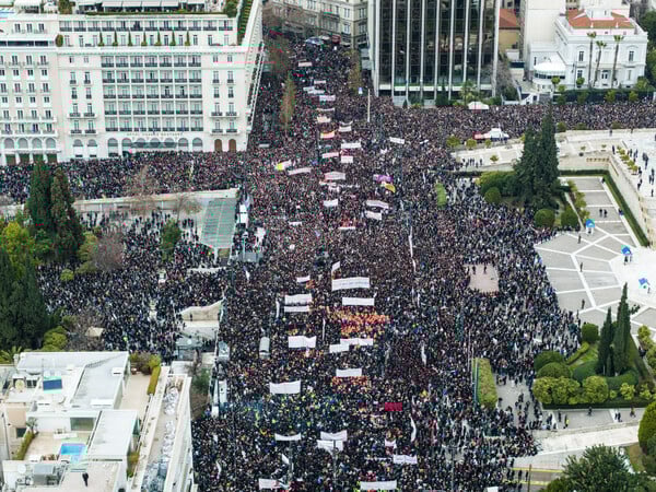 ΟΧΙ - Απεργία 28 Φεβρουαρίου: Ιστορική συγκέντρωση στο Σύνταγμα για τα Τέμπη