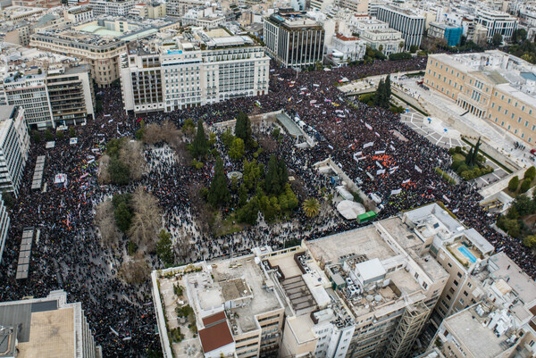 ΟΧΙ - Απεργία 28 Φεβρουαρίου: Ιστορική συγκέντρωση στο Σύνταγμα για τα Τέμπη