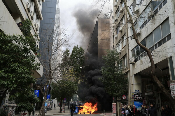 Διαδηλώσεις για τα Τέμπη – Αθήνα: Πού βρίσκονται επεισόδια σε εξέλιξη