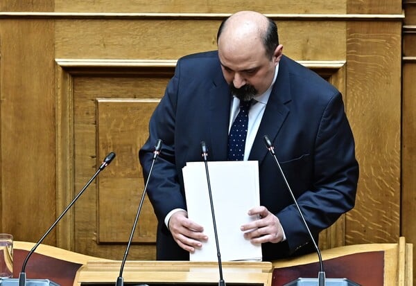 Σε Προανακριτική ο Τριαντόπουλος - Πέρασε από τη Βουλή με 277 «ναι»