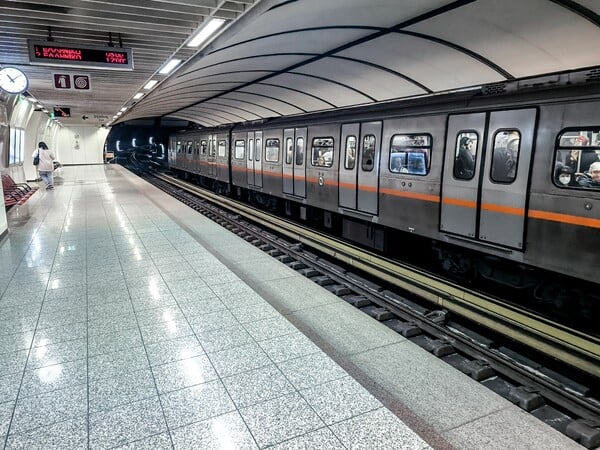 Μετρό: Κλείνουν οι σταθμοί «Πανεπιστήμιο» και «Σύνταγμα»
