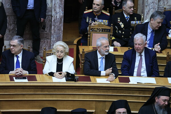 Live - Βουλή: Ορκίζεται Πρόεδρος της Δημοκρατίας ο Κωνσταντίνος Τασούλας