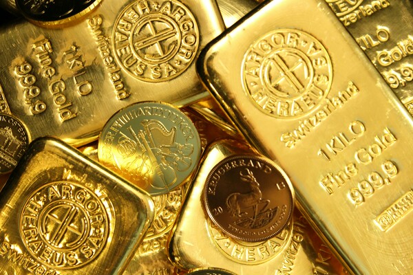 Ο χρυσός ξεπερνά τα 3.000 δολάρια ανά ουγγιά – Ρεκόρ όλων των εποχών λόγω ανησυχιών για τον εμπορικό πόλεμο Τραμπ