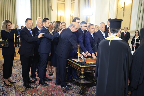 Live η ορκωμοσία της νέας κυβέρνησης