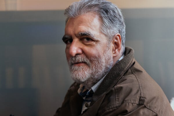 George Le Nonce: «Εκτός από τα φέικ νιουζ, υπάρχει η φέικ λογοτεχνία και η φέικ ποίηση»
