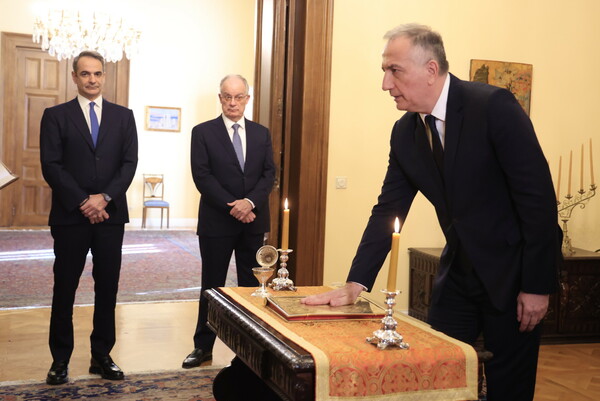 Σταύρος Καλαφάτης: Ορκίστηκε υφυπουργός Ανάπτυξης στη θέση Δοξιάδη