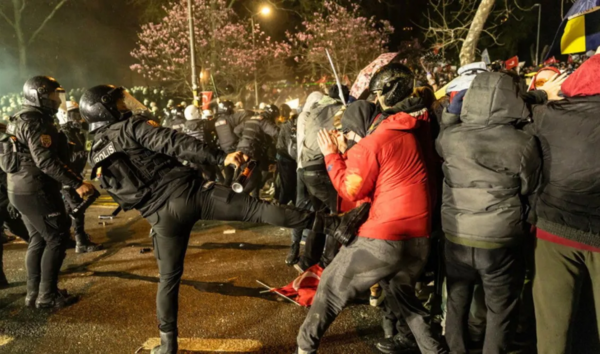 Τουρκία: Εννέα δημοσιογράφοι συνελήφθησαν ενώ κάλυπταν τις διαδηλώσεις για την προφυλάκιση Ιμάμογλου