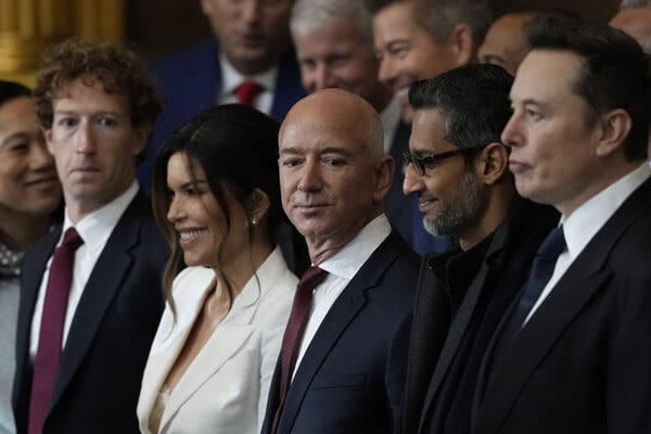 Μασκ, Μπέζος, Ζούκερμπεργκ: Η επιστροφή της «τοξικής αρρενωπότητας» στις επιχειρήσεις - Το τέλος της «girlboss» 
