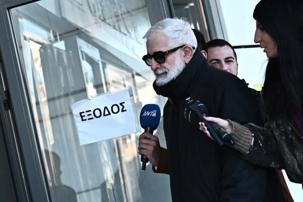Σε κλίμα έντασης η κατάθεση Μπιμπίλα στη δίκη Φιλιππίδη - Διεκόπη η διαδικασία