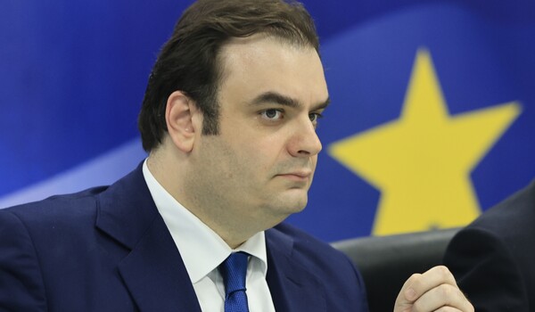 Πιερρακάκης: Το Δημόσιο παραιτείται από τις αποζημιώσεις συγγενών και πληγέντων σε Μάτι και Μάνδρα