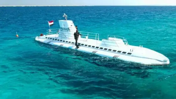Ναυάγιο με τουριστικό υποβρύχιο στην Αίγυπτο - Έξι νεκροί
