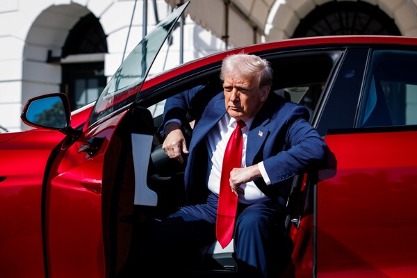 «Δεν με νοιάζει καθόλου» λέει ο Τραμπ για τις υψηλότερες τιμές αυτοκινήτων λόγω δασμών