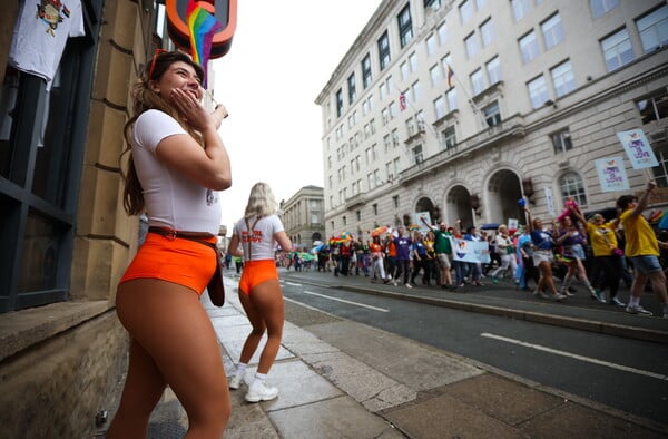 Hooters: Η «πικάντικη» αλυσίδα εστιατορίων κήρυξε πτώχευση