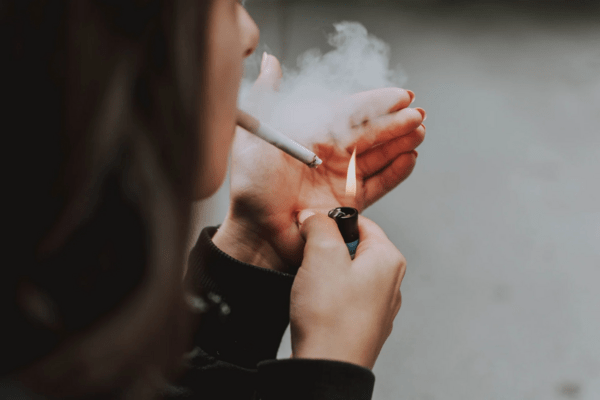 Βέλγιο: Σε εφαρμογή το νέο αυστηρό νομοθετικό πλαίσιο κατά του καπνίσματος – Τι προβλέπει