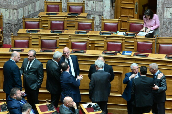 Βουλή, Live - Μητσοτάκης: Για πρώτη φορά εδώ 14 χρόνια, τα στελέχη των ενόπλων δυνάμεων είδαν αυξήσεις 