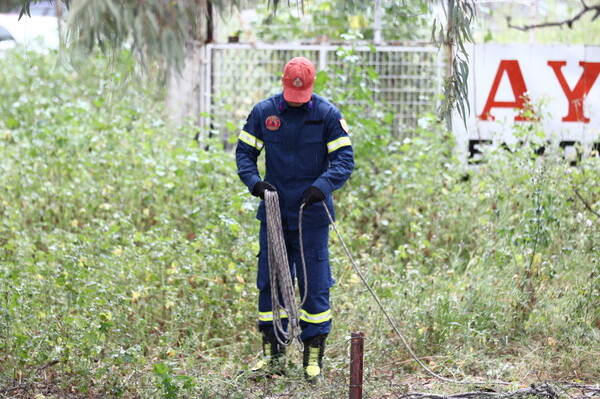 Πατήσια: Η ΕΜΑΚ απεγκλώβισε τουρίστες από το ρέμα του Ποδονίφτη