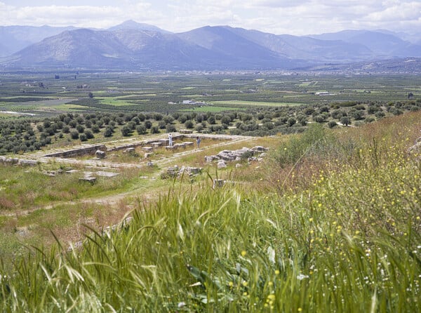Αναθήματα προς τη θεά 'Ηρα