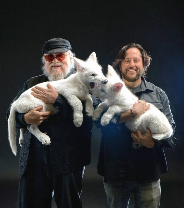 Όταν ο George R.R. Martin συνάντησε τον «αναγεννημένο» ανταρόλυκο - και ήταν εκεί και ο Πίτερ Τζάκσον
