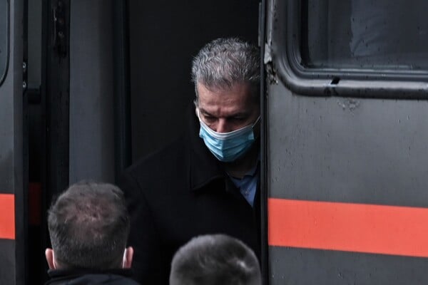 Folli Follie: Αποφυλακίζεται ο Τζώρτζης Κουτσολιούτσος