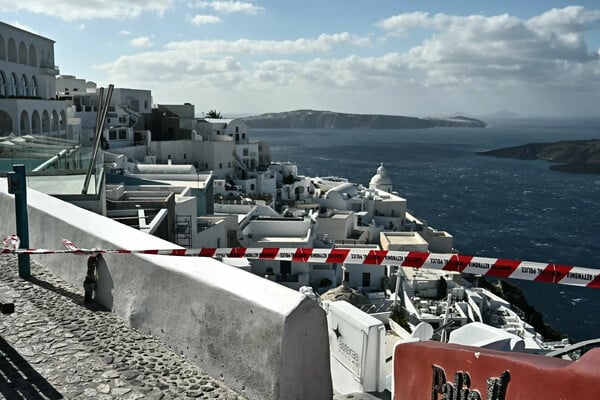 Παπαδόπουλος για Σαντορίνη: Ο μηχανισμός αξιολόγησης του κινδύνου απέτυχε
