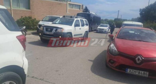 Διπλή δολοφονία στο Αίγιο: Επεισοδιακή η μεταγωγή του 23χρονου