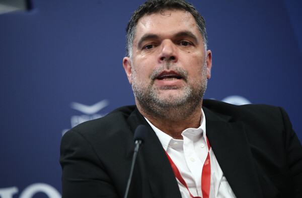 Δημήτρης Παπανικολάου: «Όταν απλώνεις ένα φως, αυτό το φως πάει παντού»