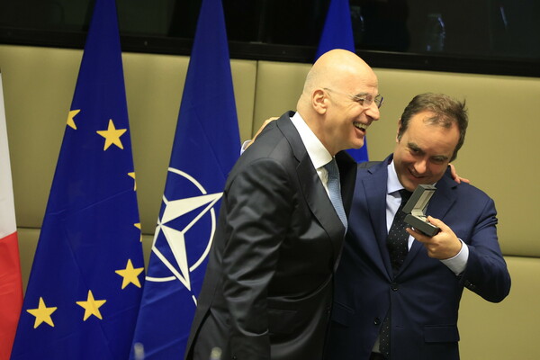 Ενισχύεται η συνεργασία Ελλάδας -Γαλλίας: Δένδιας και Λεκορνού υπέγραψαν σύμβαση για 16 πυραύλους Exocet