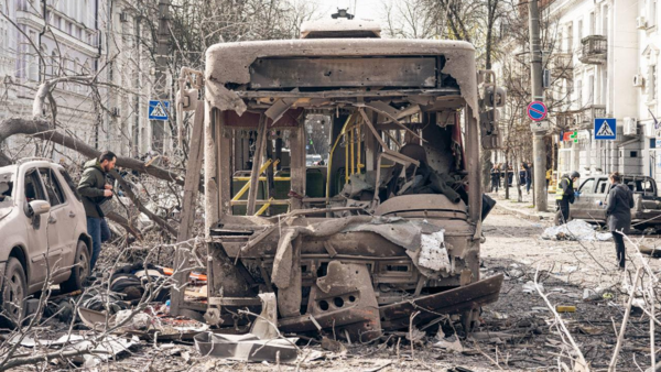 Πόλεμος στην Ουκρανία: 13χρονος ήρωας γλιτώνει από φλεγόμενο λεωφορείο και βοηθά άλλους να σωθούν στο Σούμι