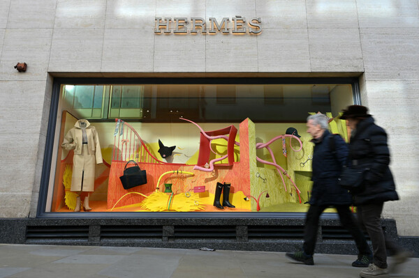 Η αξία της Hermès ξεπέρασε αυτή της LVMH που είχε προσπαθήσει να την αγοράσει πριν από 15 χρόνια