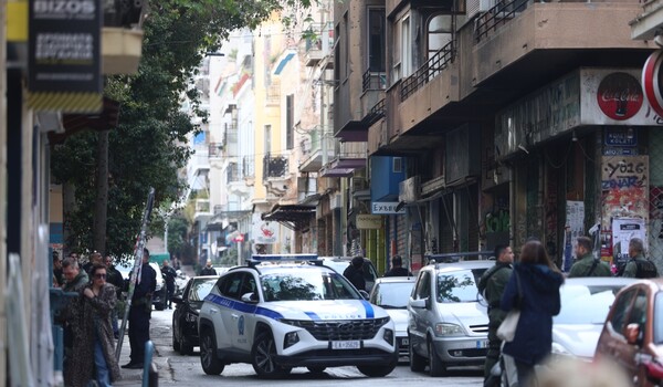 Εξάρχεια: Σε εξέλιξη η εκκένωση κτηρίου υπό κατάληψη 