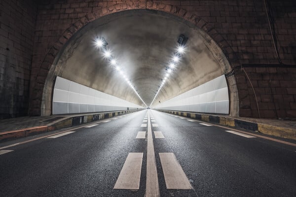 CHECK Οδικές σήραγγες: πως οδηγούμε με ασφάλεια τι μάς προσφέρουν ως υποδομές
