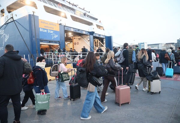 Πάσχα 2025: Αναχωρούν οι εκδρομείς, γεμάτα τα πλοία - Τα μέτρα της Τροχαίας