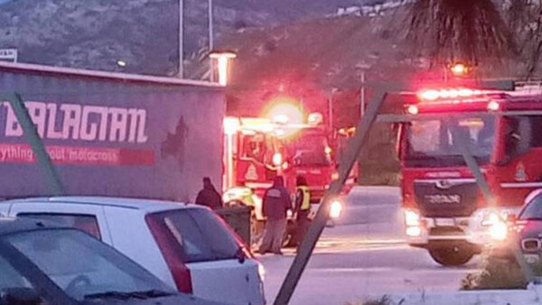 Καβάλα: Σοβαρό τροχαίο μετά από σύγκρουση ΙΧ με νταλίκα - Στη ΜΕΘ ένας 22χρονος