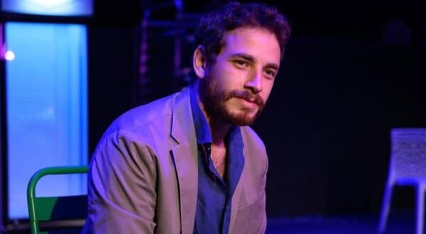«Δεν σιωπούμε» γράφει ο Τούρκος ηθοποιός που ακύρωσε εμφάνισή του σε ελληνικό θέατρο λόγω απαγόρευσης Ερντογάν