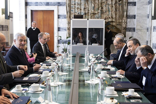Στις 26 Απριλίου ο επόμενος γύρος διαπραγματεύσεων Ιράν-ΗΠΑ στο Ομάν