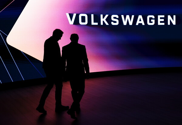 Όμιλος Volkswagen: Πιθανή η μετεγκατάσταση μέρους της παραγωγής Audi στις ΗΠΑ, μετά τους δασμούς Τραμπ