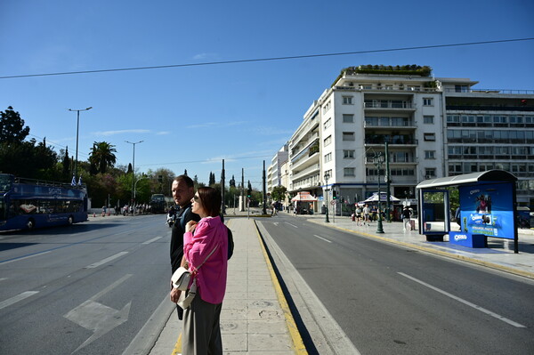 Άδεια πόλη η Αθήνα ανήμερα του Πάσχα - Ελάχιστοι κυκλοφορούν στο κέντρο