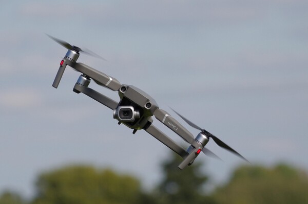 Οι «παρ’ ολίγον» συγκρούσεις drones με αεροπλάνα πληθαίνουν και προκαλούν ανησυχία