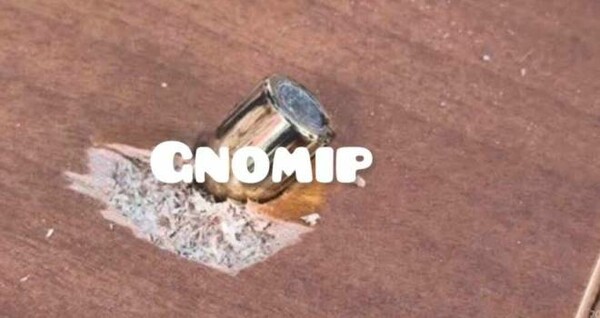 Πάτρα: Αδέσποτη σφαίρα τρύπησε την τέντα και προσγειώθηκε σε τραπέζι αυλής